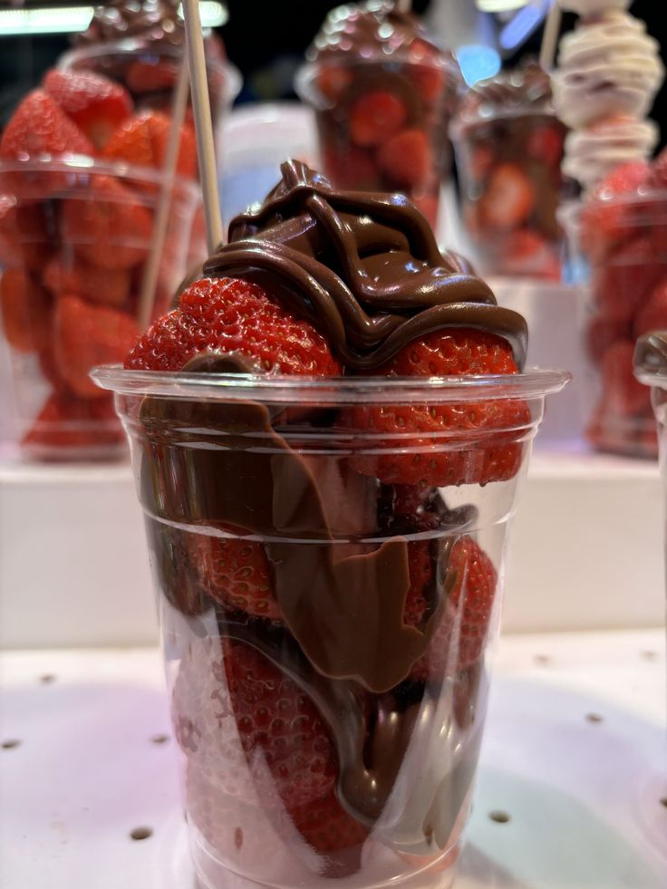 Strawberry Chocolate Cup - The Chef Signature